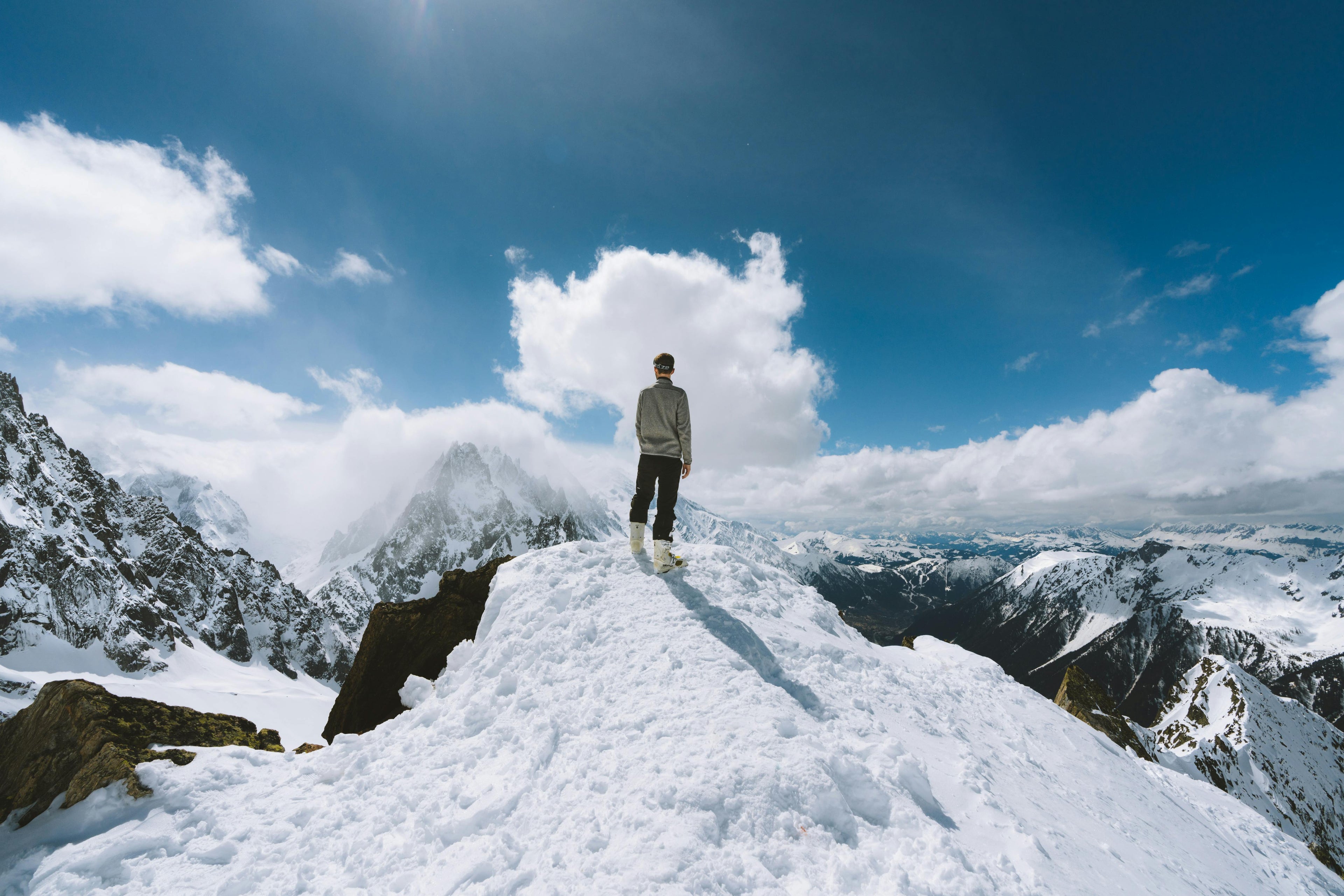 Comment randonner par temps froid : guide complet pour rester au chaud et en sécurité !